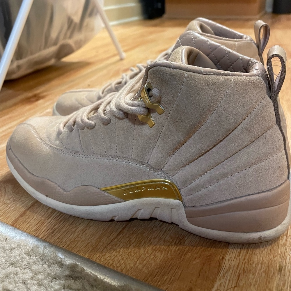 Women’s Jordan 12 Vachetta Tan - Picture 2 of 6